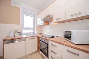 Classic-Apartment, eingeschränkter Meerblick | Eigene Küche