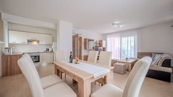Classic-Apartment, eingeschränkter Meerblick | Eigene Küche