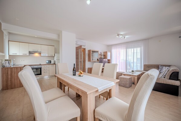 Classic-Apartment, eingeschränkter Meerblick | Eigene Küche