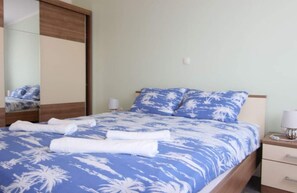 Classic Apartment, Partial Sea View | Iron/ironing board, free WiFi, bed sheets