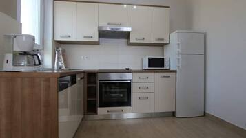 Classic-Apartment, eingeschränkter Meerblick | Eigene Küche