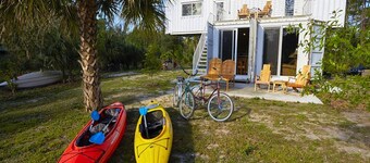 Upcycled Shipping Containers Transformed into a Glamping Home for a Unique Florida Vacation
