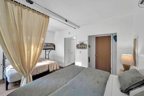 Room - Upcycled Shipping Containers Transformed into a Glamping Home for a Unique Florida Vacation (Jupiter)