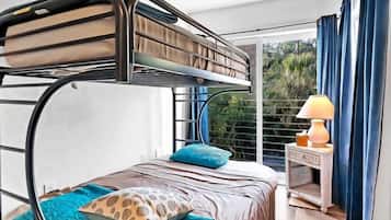 4 bedrooms, iron/ironing board, WiFi, bed sheets