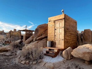 Exterior - Stunning Geo Dome with Joshua Tree vibes (Palmdale)