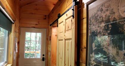 Breathtaking Tree House Rental near Charleston, West Virginia