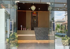 Lobby - Hotel Dreemora (Haldwani)