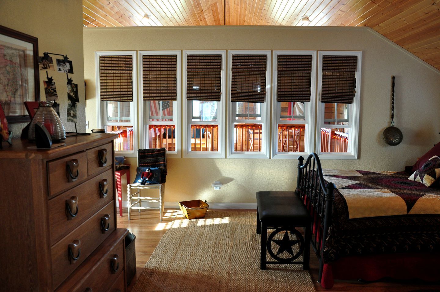 3 chambres, fer et planche à repasser, Wi-Fi, draps fournis