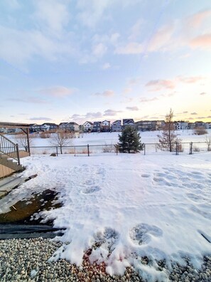 House, 1 Bedroom | Property grounds - Swithome Properties Cozy Studio Pond View, Near Yeg Airport (Edmonton)