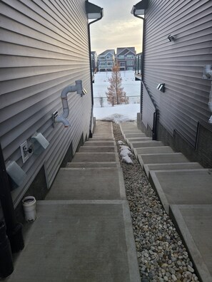 House, 1 Bedroom | Property grounds - Swithome Properties Cozy Studio Pond View, Near Yeg Airport (Edmonton)