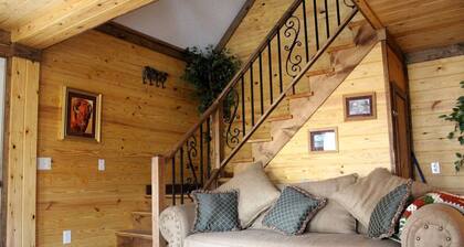 Creekside Cabin Rental Perfect for Families near Guntersville Lake, Alabama