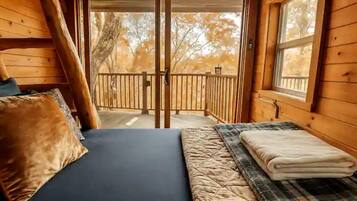 2 bedrooms, bed sheets