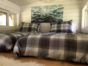 2 bedrooms, WiFi, bed sheets - Glamping in North Carolina for Weekend Getaways near Asheville (Tuckasegee)