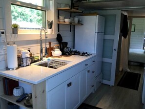 Fridge, stovetop, coffee/tea maker, cookware/dishes/utensils - Glamping in North Carolina for Weekend Getaways near Asheville (Tuckasegee)