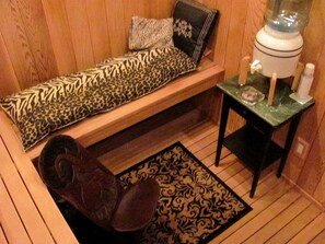 Interior - Vacation Rental with Spa and Pool on Winery near Healdsburg, California (Cloverdale)
