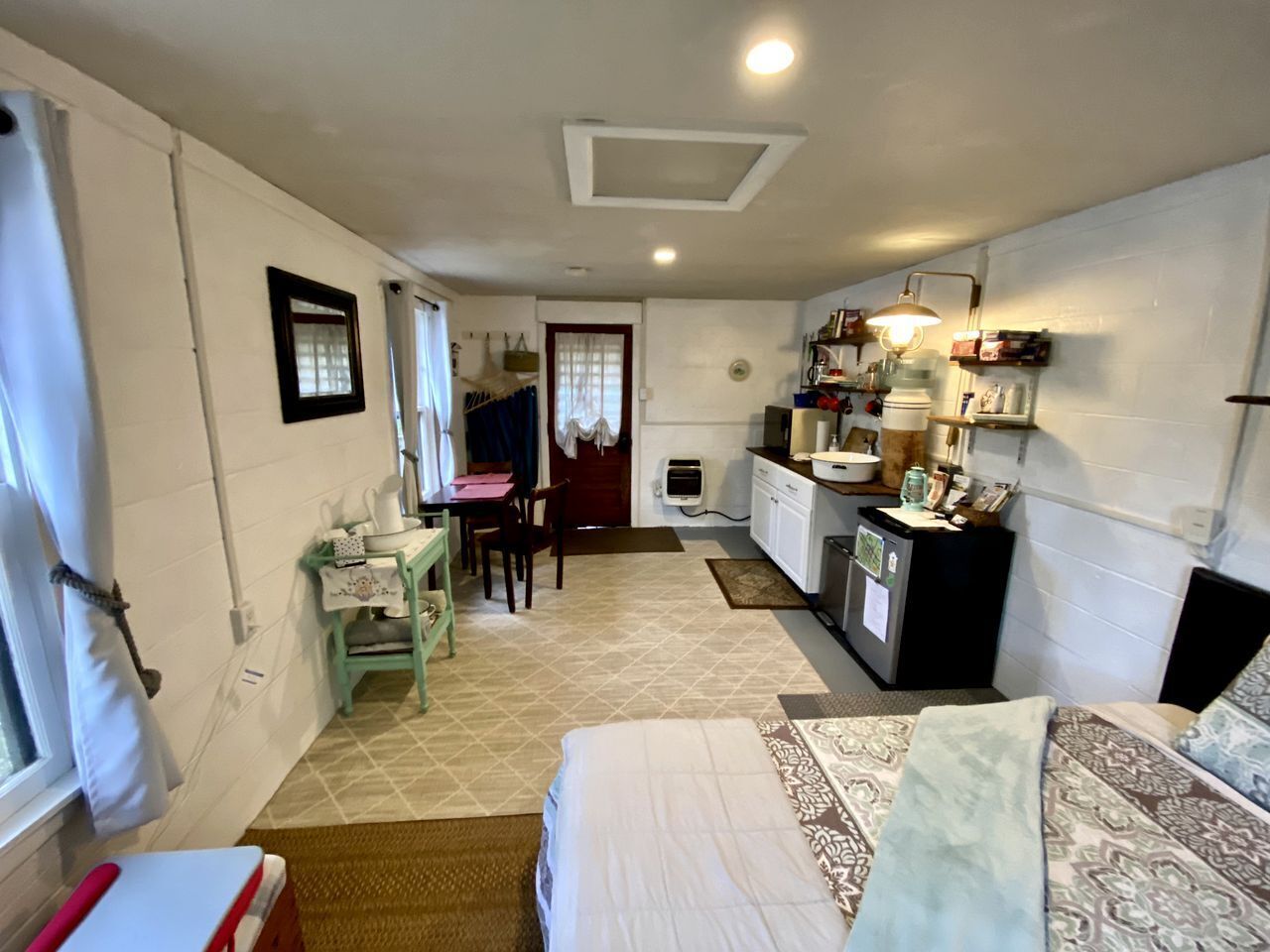1 bedroom, in-room safe, WiFi, bed sheets