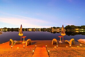 Property grounds - Lakefront Tropical Villa by Glam Homes  (North Miami Beach)