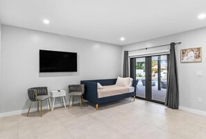 Interior - Lakefront Tropical Villa by Glam Homes  (North Miami Beach)