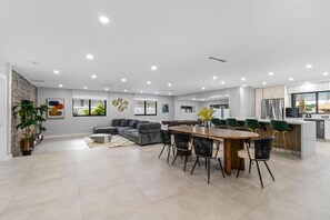 Interior - Lakefront Tropical Villa by Glam Homes  (North Miami Beach)