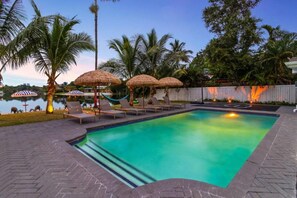 Piscine extérieure