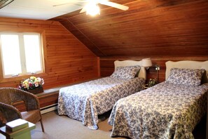 3 bedrooms, desk, WiFi, wheelchair access
