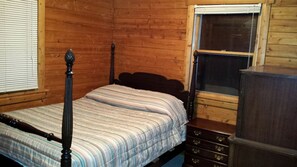 2 bedrooms, WiFi, bed sheets - Charming Cabin Rental with Private Front Deck near Bangor, Maine (Exeter)