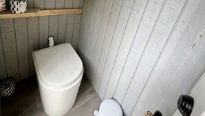Unclassified image, 5 of 28, button - Eco-Friendly, Abstract Treehouse Surrounded by Wildlife and Hiking Trails For a Special Getaway in Sparrow Bush, New York (Sparrow Bush)