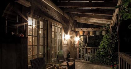 Charming Cabin Rental with a Hot Tub near Cedar Point and Lake Erie in Ohio