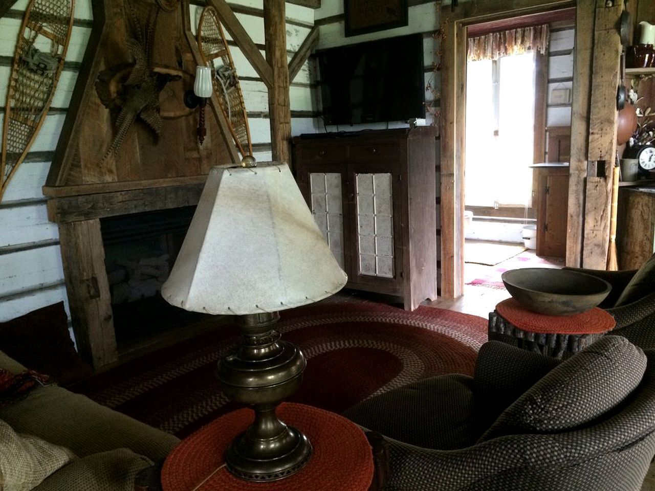 TV, fireplace, stereo