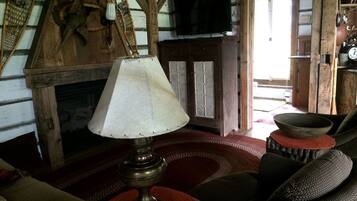 TV, fireplace, stereo