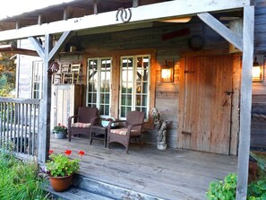 Exterior detail - Charming Cabin Rental with a Hot Tub near Cedar Point and Lake Erie in Ohio (Bellevue)