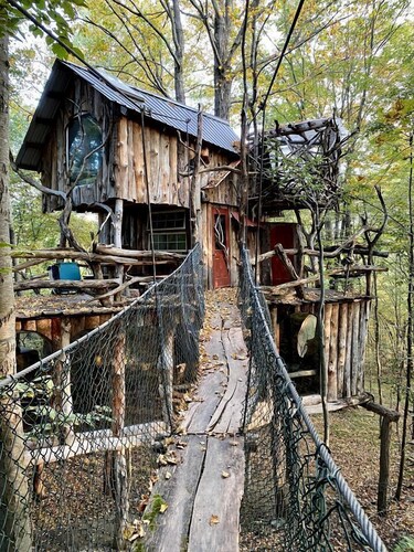 Uniquely Crafted Tree House Rental near Lake Saint Catherine, Vermont