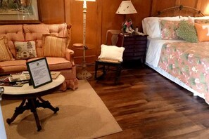 1 habitación, escritorio, tabla de planchar con plancha y wifi 