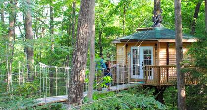 Stunning Tree House Rental in the Forest near Beckley, West Virginia
