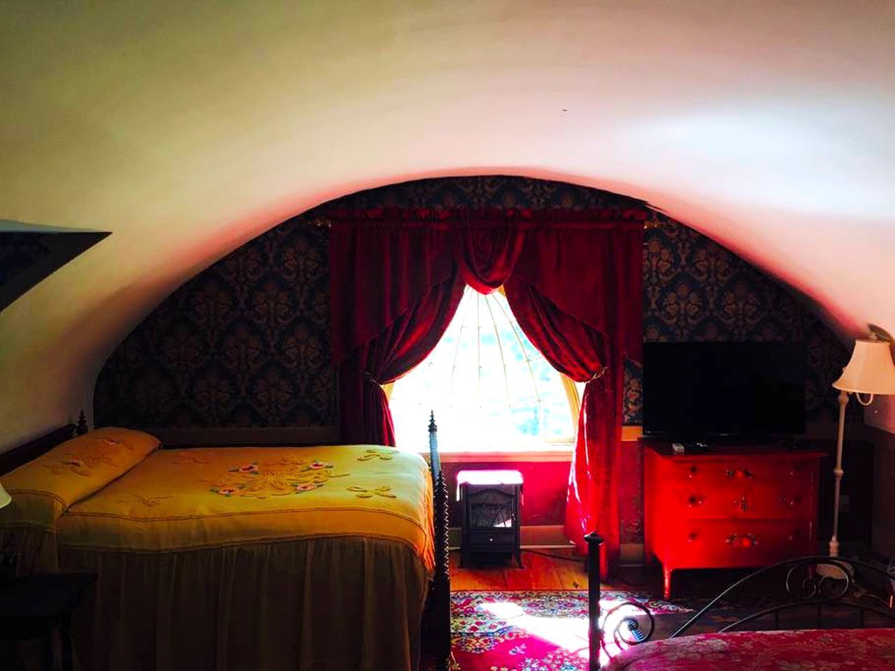 1 bedroom, desk, iron/ironing board, WiFi