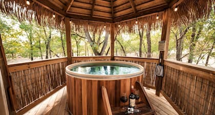 Family-Friendly Yurt with Hot-Tub near to the Medina River in Bandera, Texas