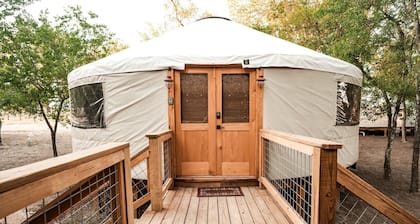 Family-Friendly Yurt with Hot-Tub near to the Medina River in Bandera, Texas