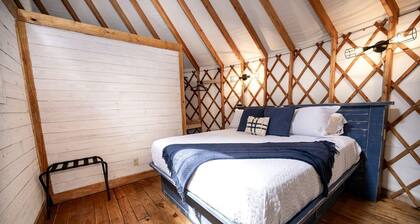 Family-Friendly Yurt with Hot-Tub near to the Medina River in Bandera, Texas