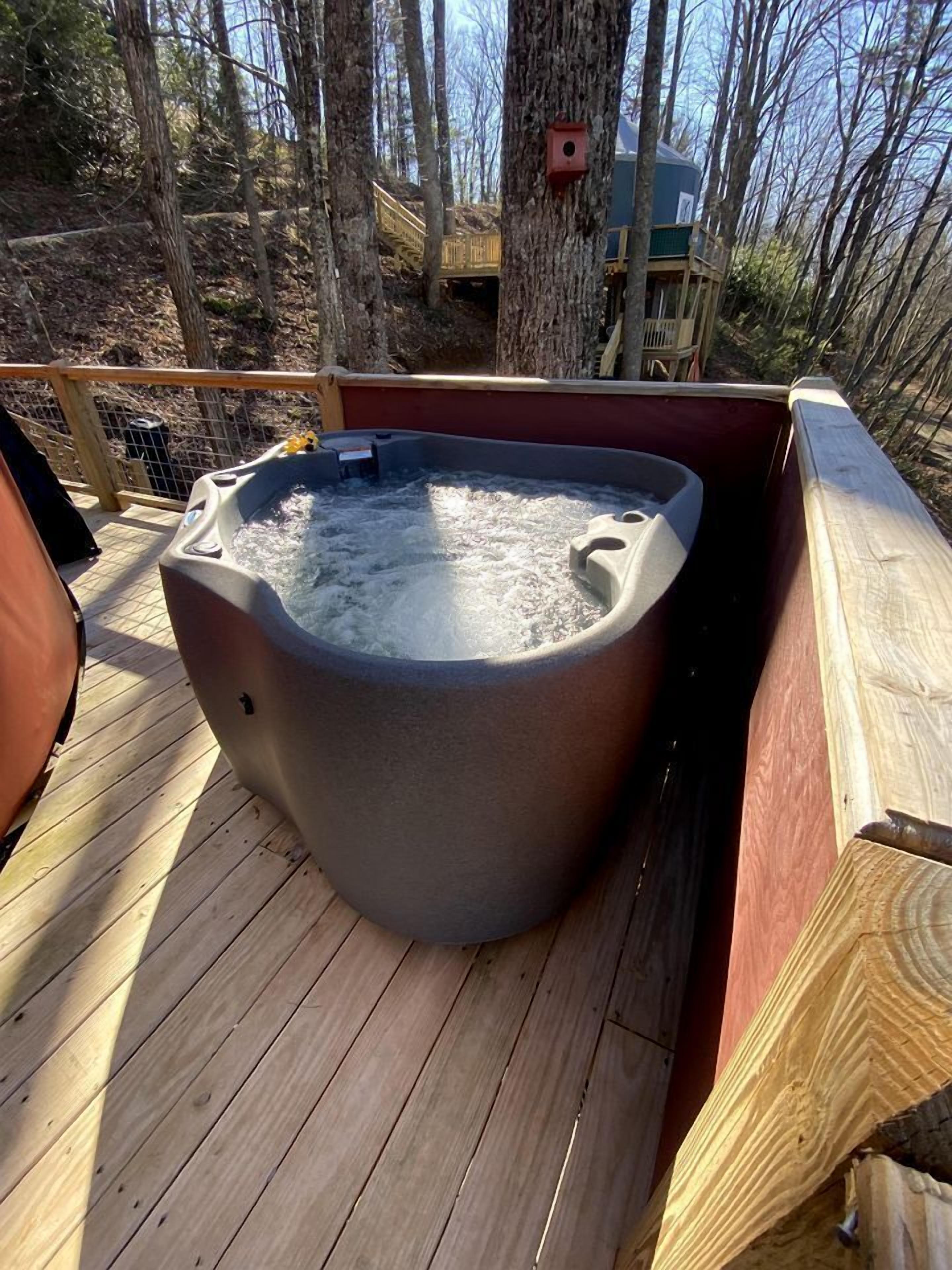 Outdoor spa tub
