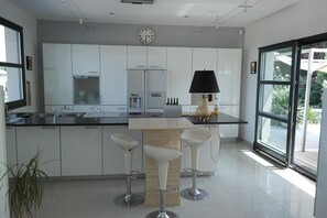 Private kitchen - Vrbo Property (Toulouse)