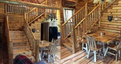 Rustic Log Cabin on the Upper Peninsula in Blaney Park, Michigan