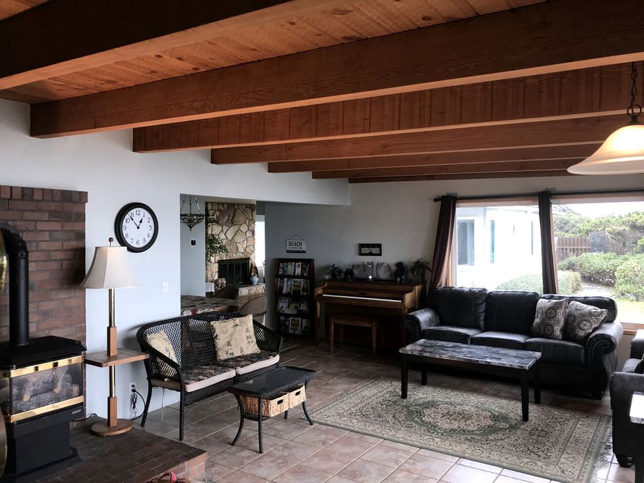 Téléviseur, foyer, lecteur de DVD