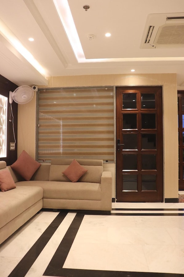 Unclassified image, 1 of 4, button - Hotel Aarambh (Jaipur)