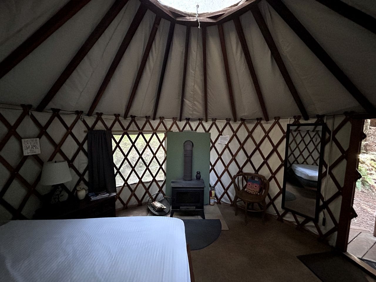 WiFi, bed sheets