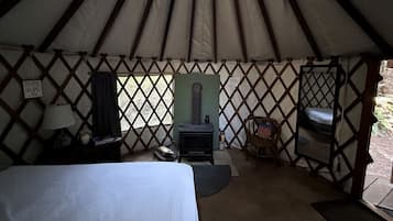 WiFi, bed sheets