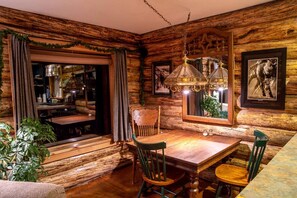 Dining - Cozy and Intimate Cabin Rental near Livingston for a Romantic Getaway in Montana (Livingston)