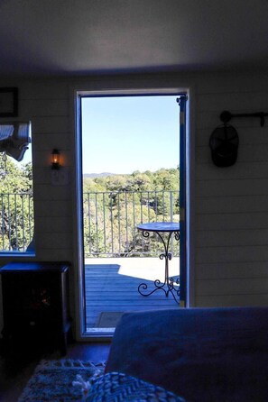 Interior - Ashley's TreeHouse Near Lincoln National Forest, Nogal, NM (Nogal)