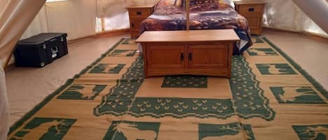 1 bedroom, bed sheets