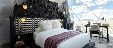 1 bedroom, desk, bed sheets