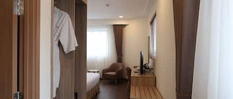 Junior Double Room Single Use, City View